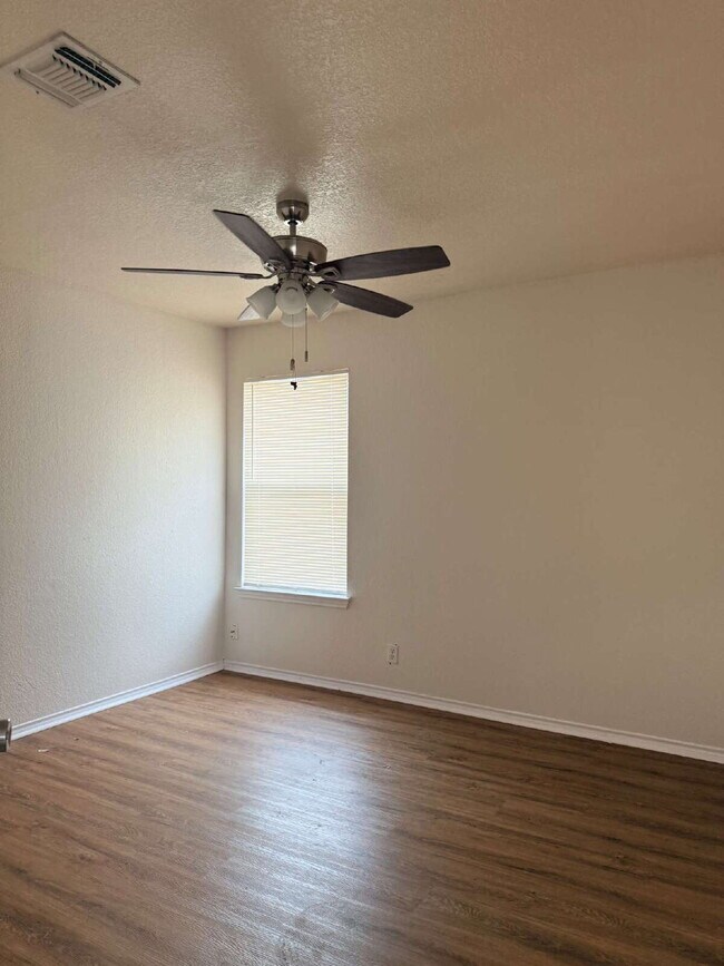 Building Photo - 603 Cypresscliff-