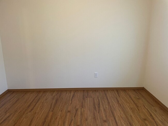 Building Photo - Cozy Home w/Private Backyard!