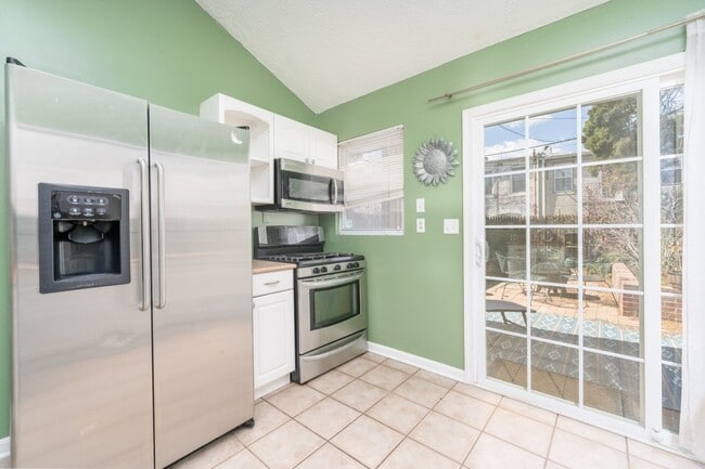 Building Photo - 1202 S Clinton St