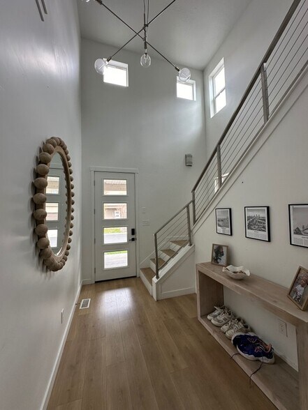 Building Photo - 583 N 260 E