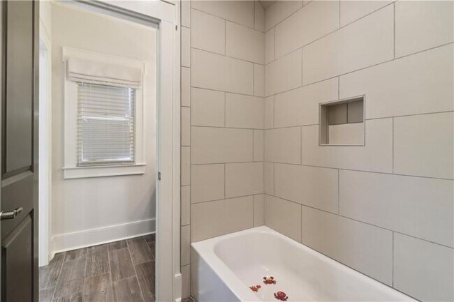 Building Photo - 211 Mount Vernon Hwy