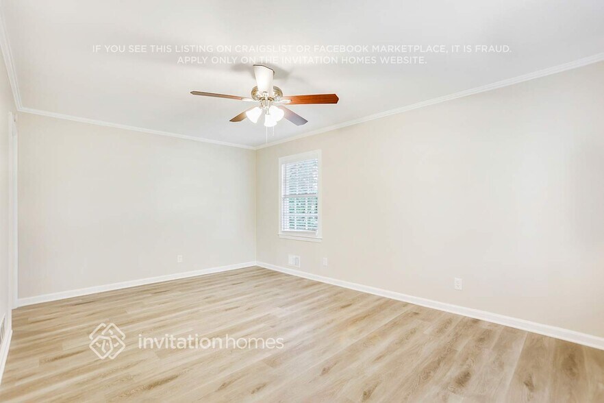 Building Photo - 8837 Elma St