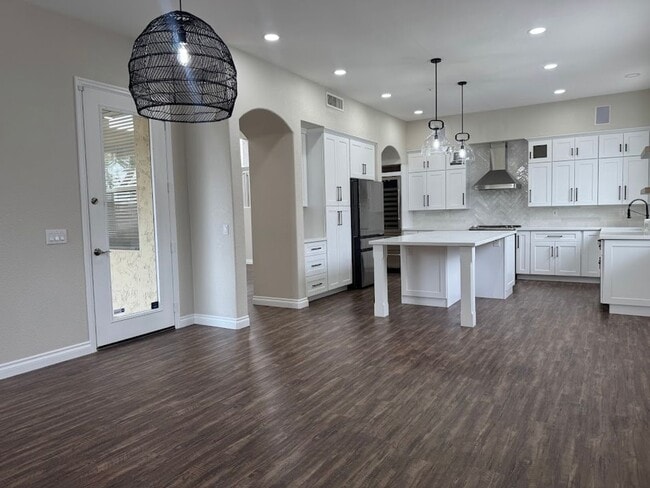 Building Photo - Luxury Scottsdale Rental with Chef’s Kitchen & 3-Car Garage