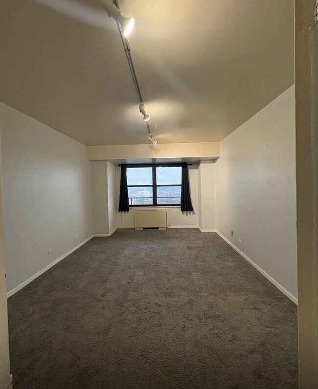 Building Photo - 285 AYCRIGG Ave