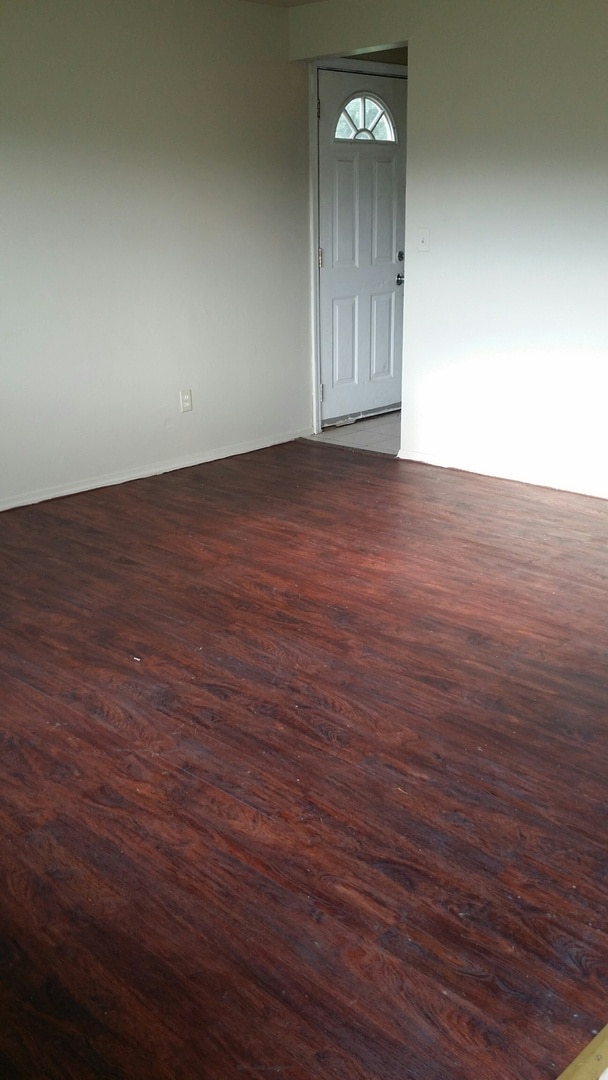 Building Photo - 2 BDRM SIDE BY SIDE DUPLEX FOR RENT.