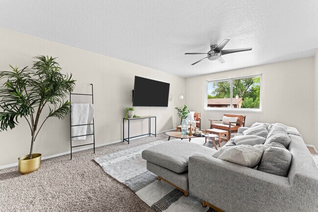 Building Photo - Spacious 4 Bedroom, 2 Bath Home on Boise Bench!