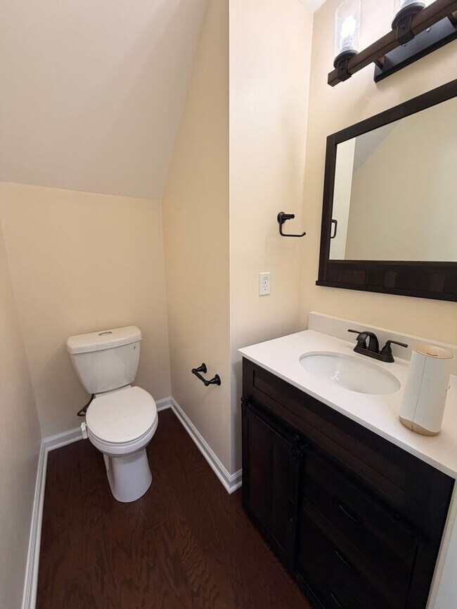 Building Photo - 42 Kilverstone Way