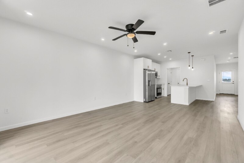 Building Photo - 1004 Stinson St