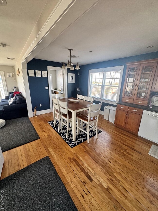 Building Photo - 102 Florida St