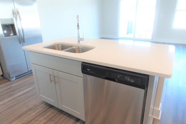 Building Photo - 904 Yarn Wy