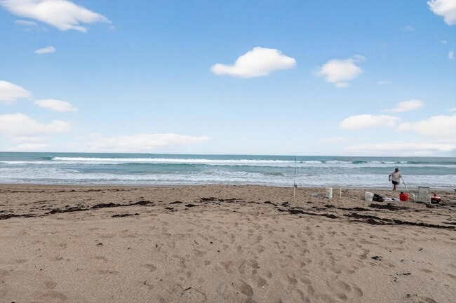 Building Photo - 9940 S Ocean Dr