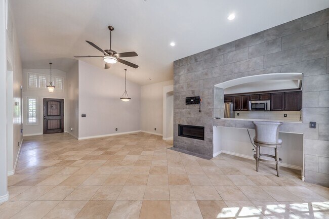 Building Photo - single story upgraded walking distance to park