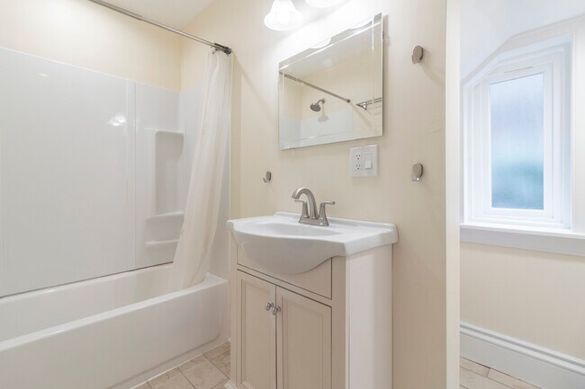 Building Photo - 328 W Front St