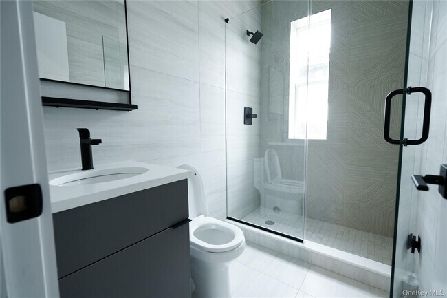 Building Photo - 315 W Broadway