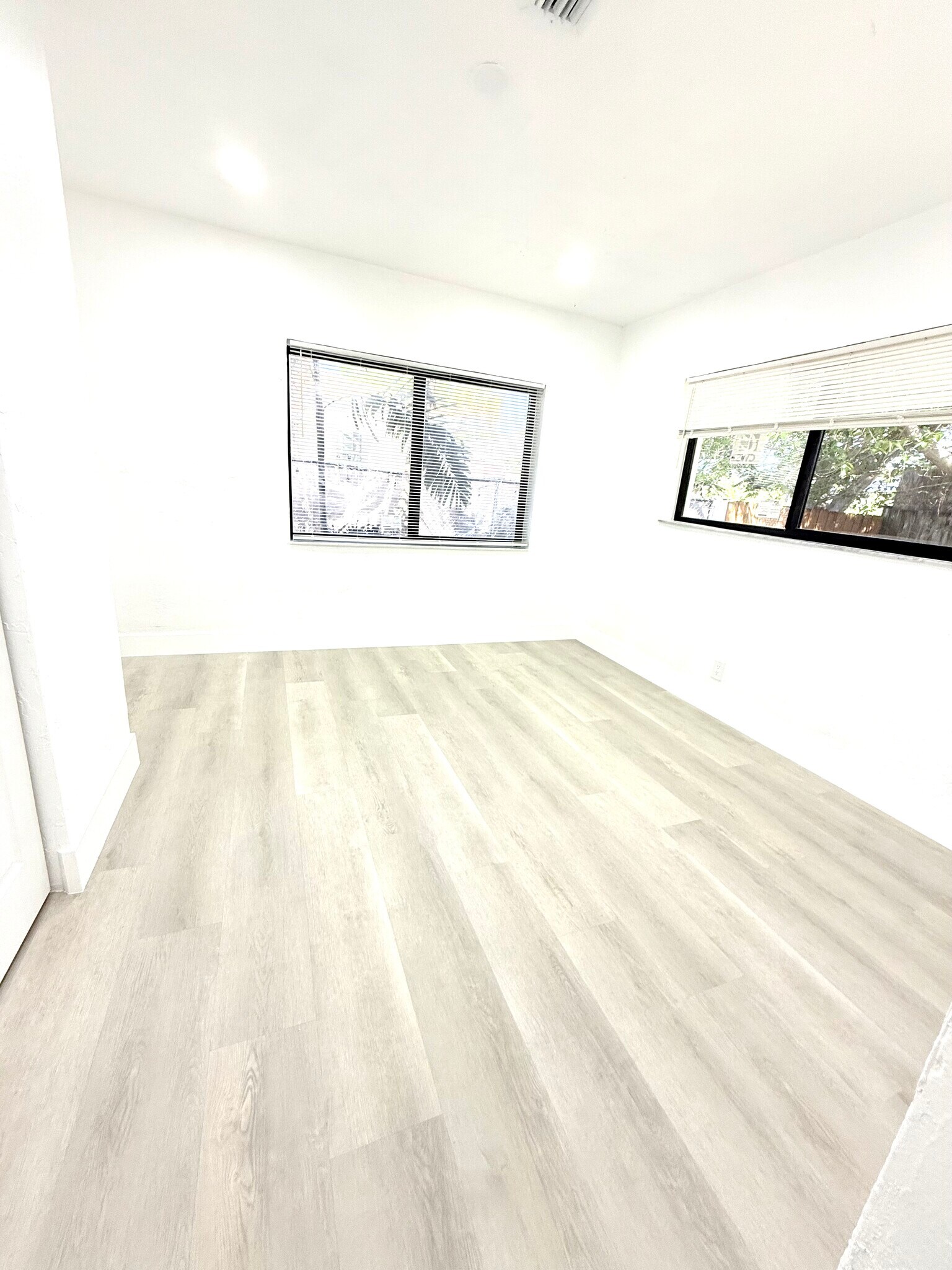 Building Photo - 209 NW 10th St