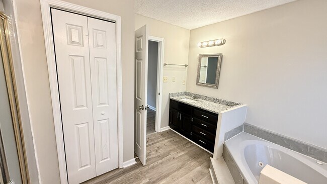 Building Photo - 12011 Bell Mountain Dr SW