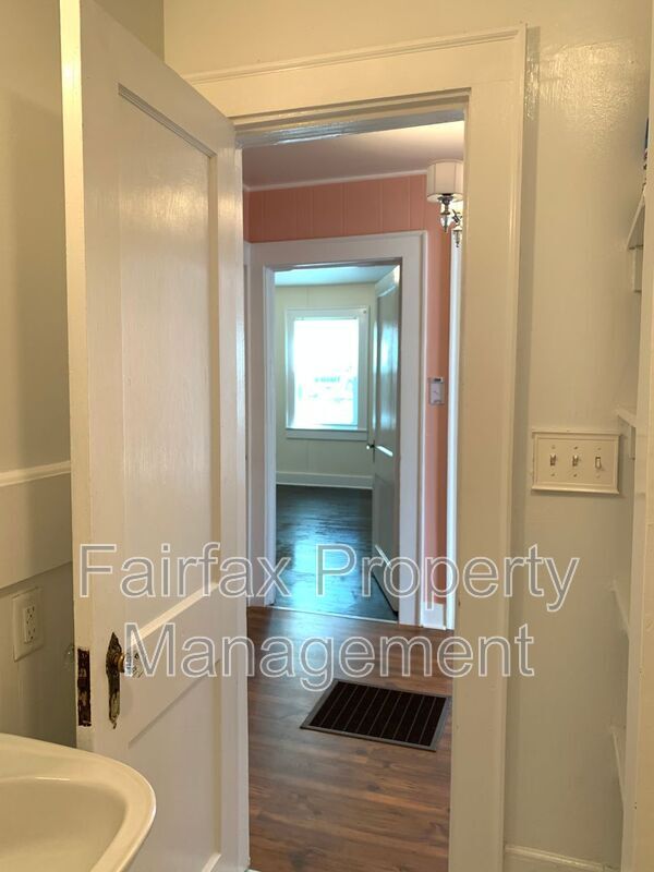 Building Photo - 315 Georgia Ave