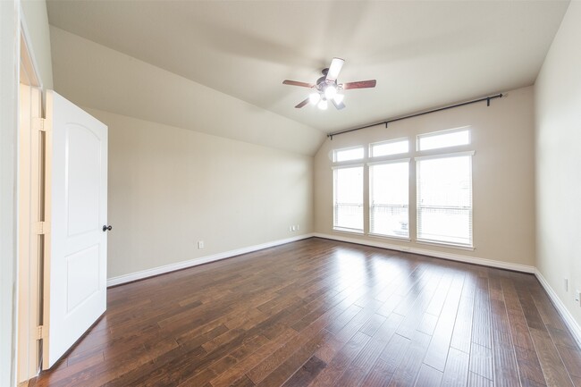 Building Photo - 27106 Cross Pointe Ct