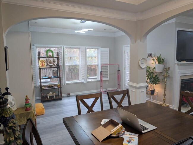 Building Photo - 4985 Hastings Terrace