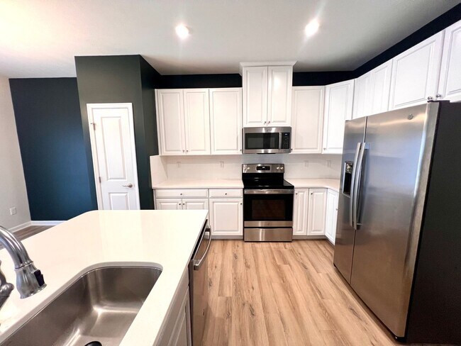 Building Photo - 3 Bed 3 Bath- Mars PA