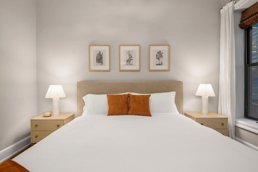 Building Photo - 49 W 16th St