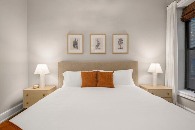 Building Photo - 49 W 16th St