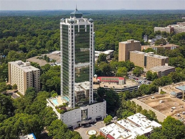 Building Photo - 2828 Peachtree Rd NW