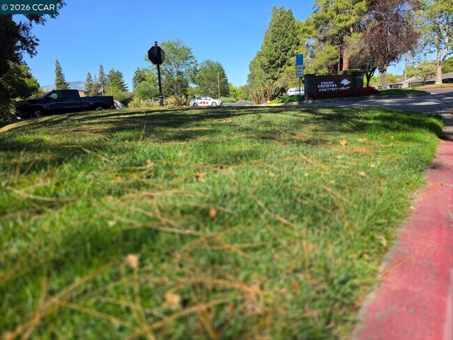 Building Photo - 2017 Rancho Verde Cir W