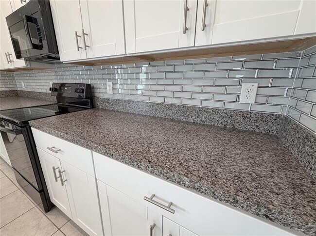 Building Photo - 3816 Hanover Dr