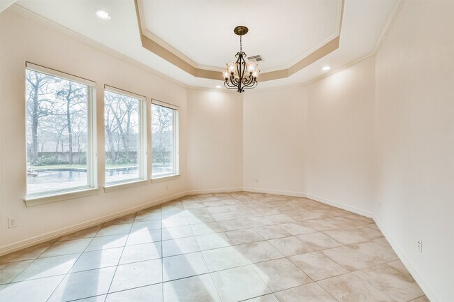 Building Photo - 2 Sagestone