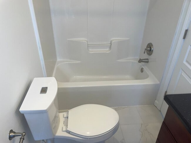 Building Photo - 3-Story Townhome in Historic Fourth Ward – Uptown Living