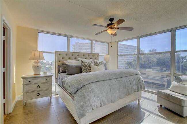 Building Photo - 2841 N Ocean Blvd