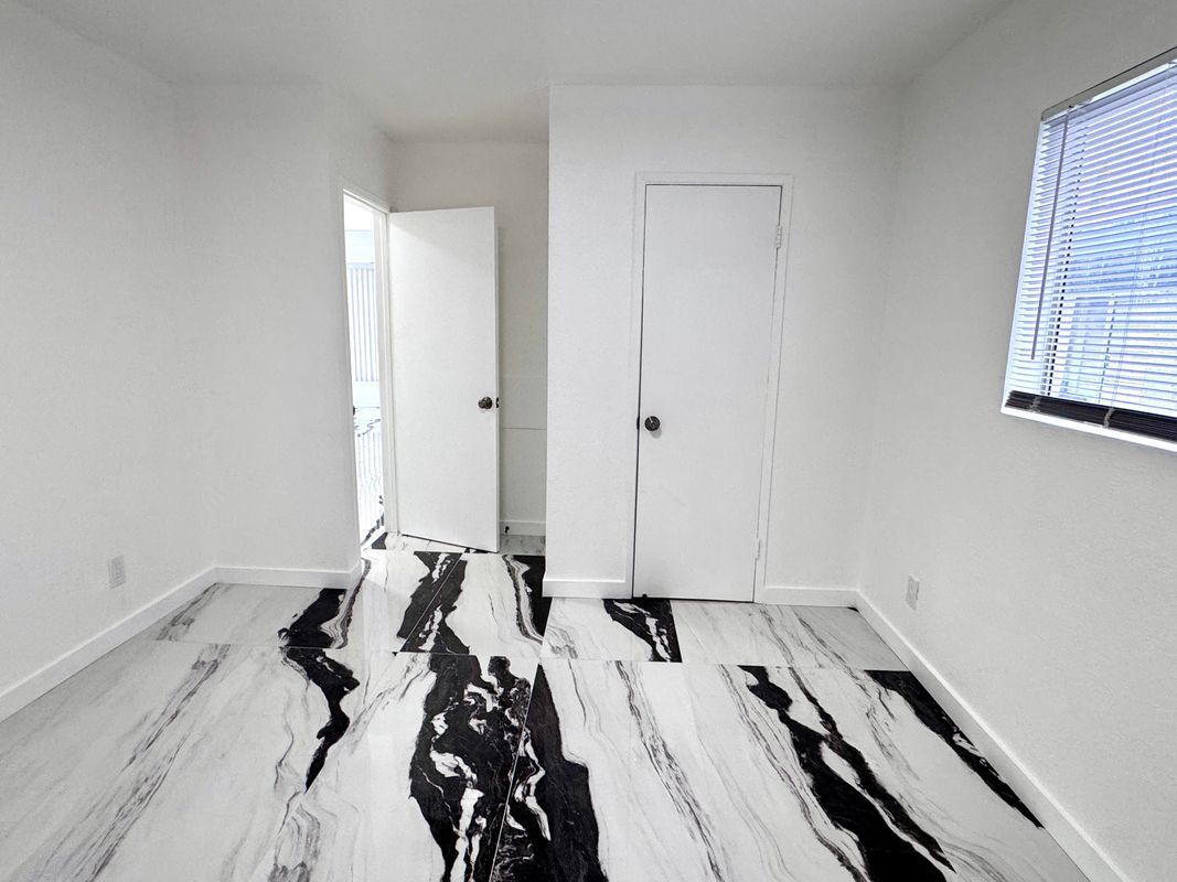 Building Photo - 1630 W 104th St