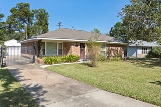 Building Photo - 3102 Conway St