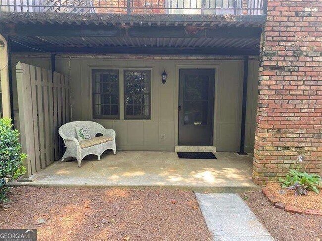 Building Photo - 3095 Colonial Way