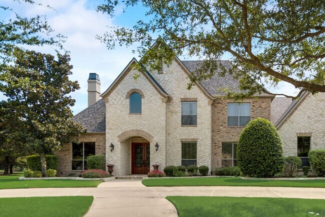 Building Photo - Gorgeous Custom Home on a private 1 acre l...