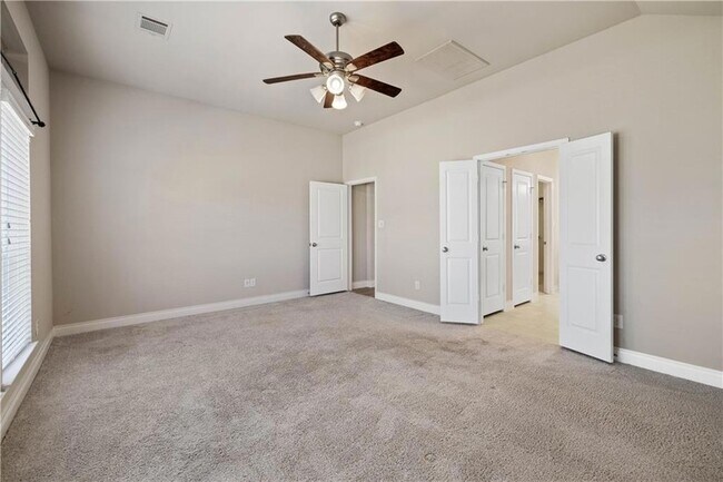 Building Photo - 421 Inspiration Dr