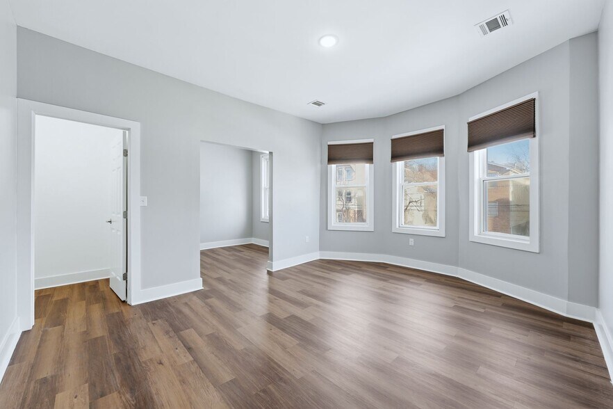 Building Photo - 913 S 18th St