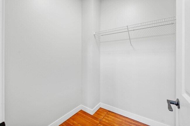 Building Photo - 163 Chestnut St