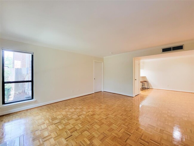 Building Photo - 1601 S Shepherd Dr
