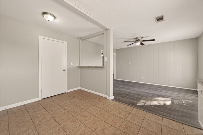 Building Photo - 3102 Hays St