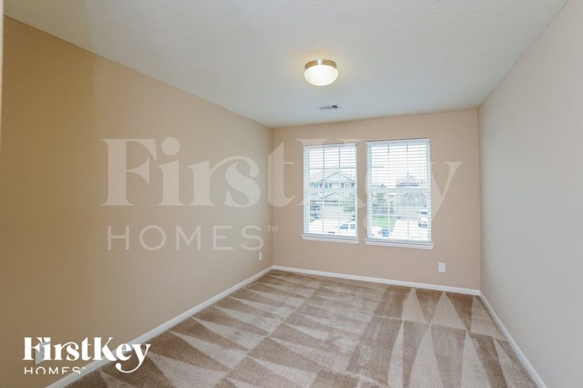 Building Photo - 3 Garden Ridge Ct