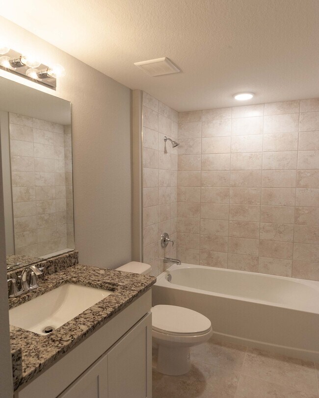 Building Photo - 1222 NE 10th St