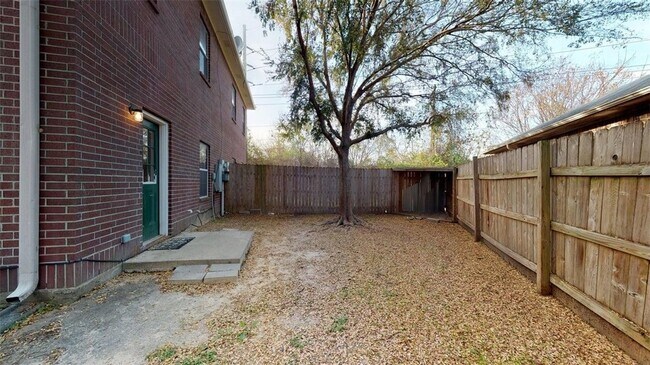 Building Photo - 1502 Maglothin Ct