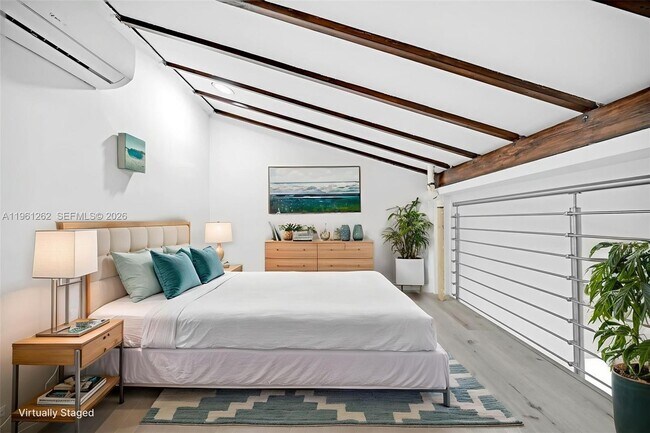 Building Photo - 876 NE 81st St