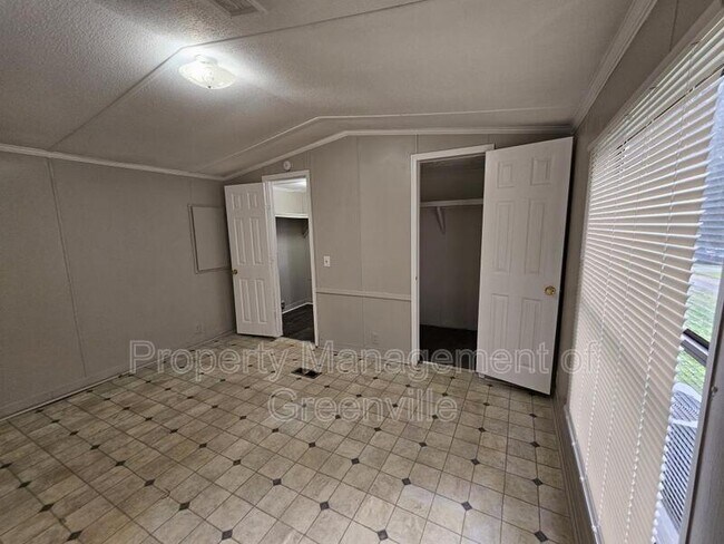 Building Photo - 146 Duncanwood Dr