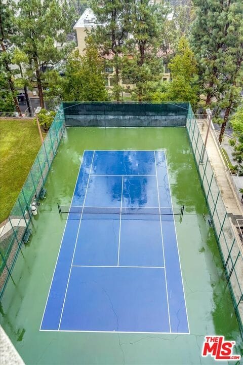 Building Photo - 100 S Doheny Dr