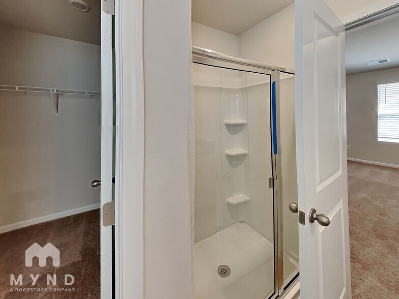 Building Photo - 380 Taverners Ln