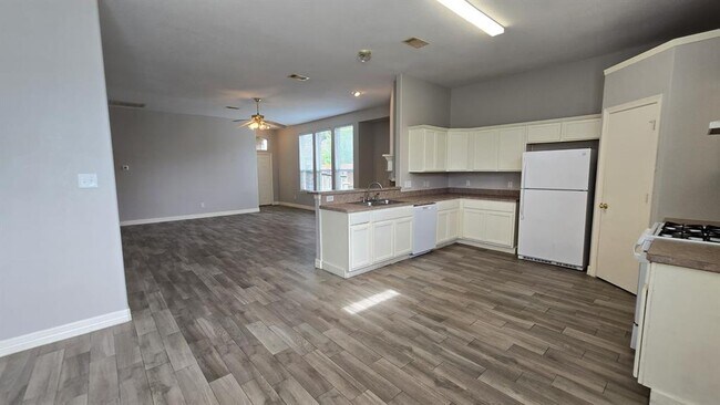 Building Photo - 6011 Decker Ridge Ct