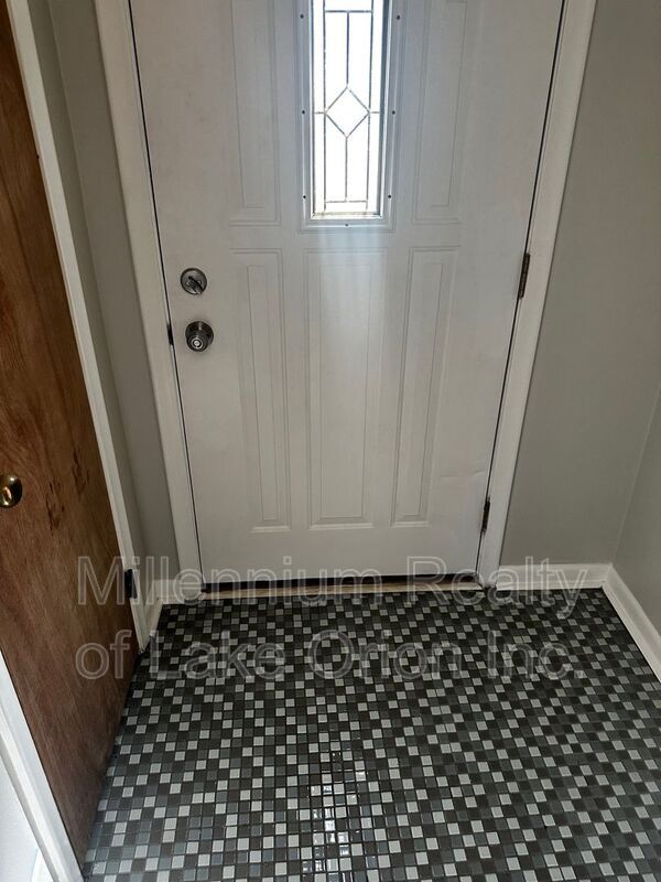 Building Photo - 22031 Lester St